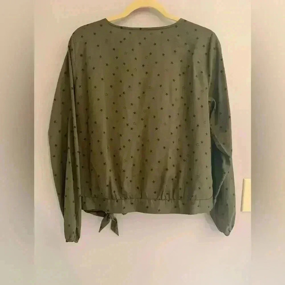 Woman’s Eddie Bauer Green 100% Tencel Lyocell Long Sleeve Wrap Star Top Size L - Picture 6 of 8